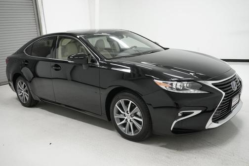 2017 Lexus ES 300h Base