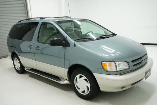 1998 Toyota Sienna XLE