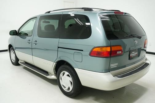 1998 Toyota Sienna XLE