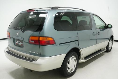 1998 Toyota Sienna XLE
