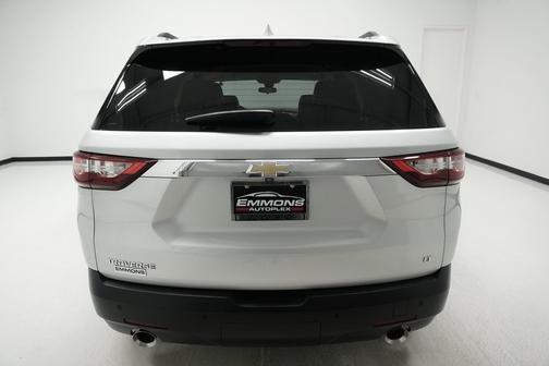 Silver Ice Metallic 2020 Chevrolet Traverse LT Leather