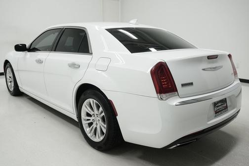 Bright White Clearcoat 2017 Chrysler 300 Limited