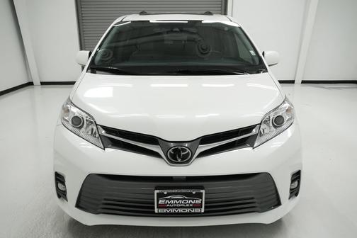 2018 Toyota Sienna XLE