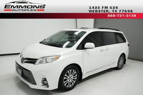 2018 Toyota Sienna XLE