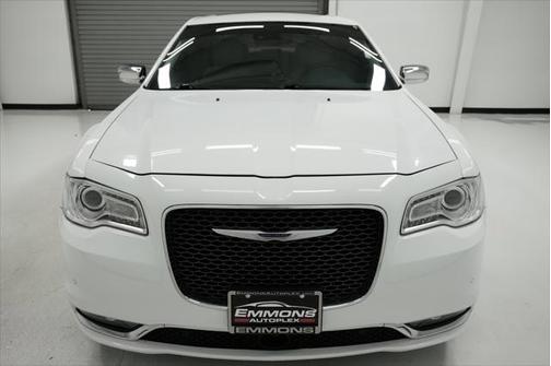 2016 Chrysler 300C Base