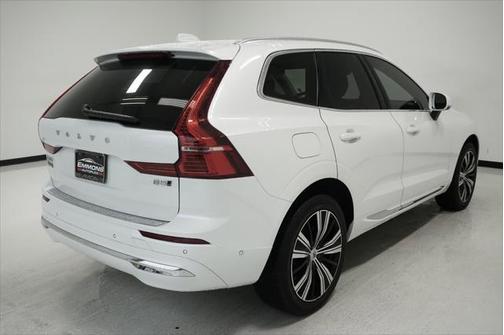 2023 Volvo XC60 Plus Bright Theme