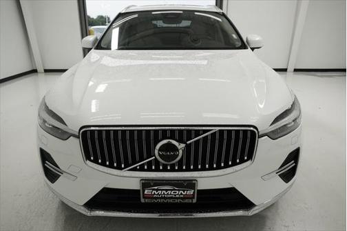 2023 Volvo XC60 Plus Bright Theme
