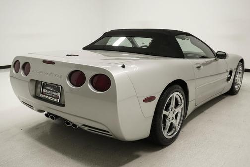 2004 Chevrolet Corvette Base