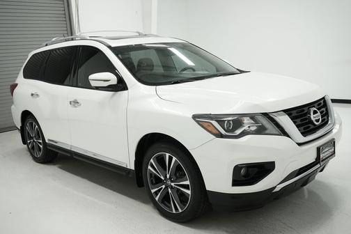 2017 Nissan Pathfinder Platinum