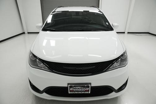 2020 Chrysler Pacifica Touring-L Plus