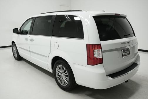 2014 Chrysler Town & Country Touring-L
