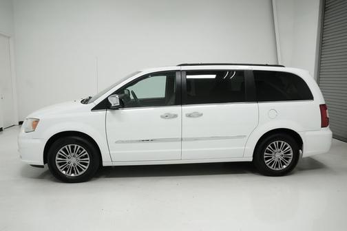 2014 Chrysler Town & Country Touring-L