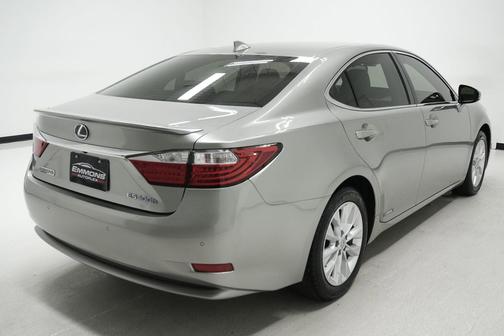 Atomic Silver 2015 Lexus ES 300h Base