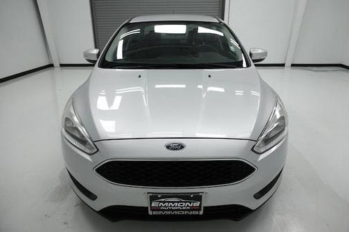 Photo 2 of 23 of 2017 Ford Focus SE