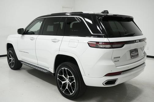 2023 Jeep Grand Cherokee Summit