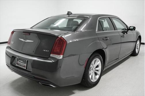 2015 Chrysler 300 Limited
