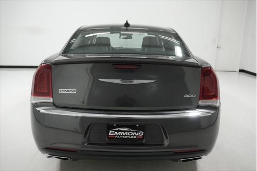 2015 Chrysler 300 Limited