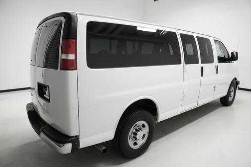2017 Chevrolet Express 3500 LT