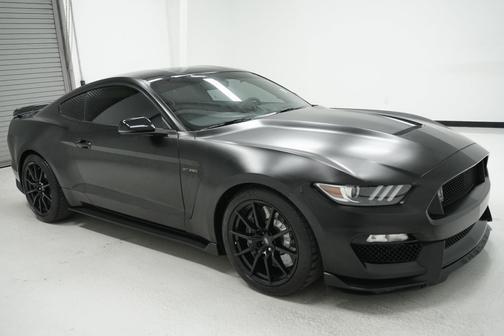 2017 Ford Shelby GT350 Base