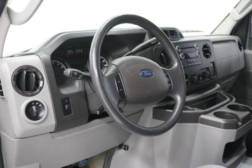 2014 Ford E350 Super Duty XLT