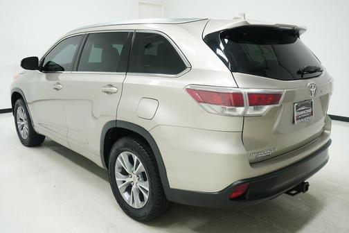 Creme Brulee Mica 2014 Toyota Highlander XLE