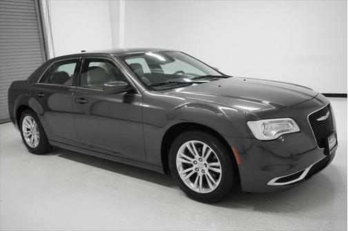 2016 Chrysler 300 Limited