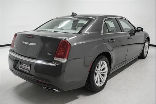 2016 Chrysler 300 Limited