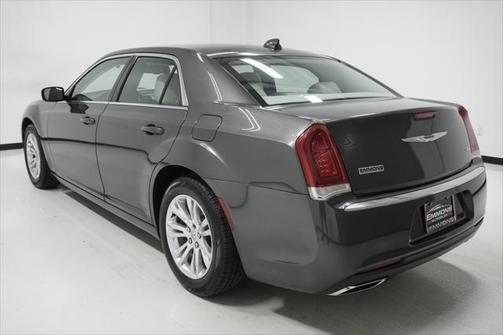 2016 Chrysler 300 Limited