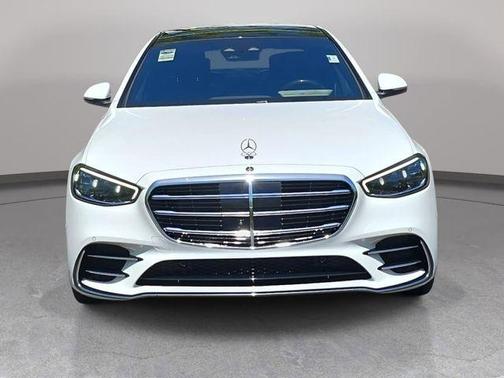 MANUFAKTUR Moonlight White Metallic 2025 Mercedes-Benz S-Class S 580e 4MATIC