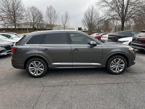 2025 Audi Q7 45 Premium