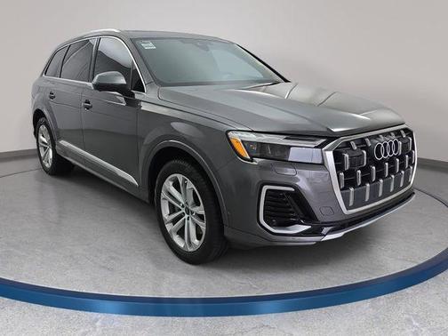 2025 Audi Q7 45 Premium