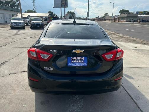 2018 Chevrolet Cruze LS