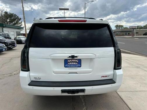 WHITE 2019 Chevrolet Suburban LT
