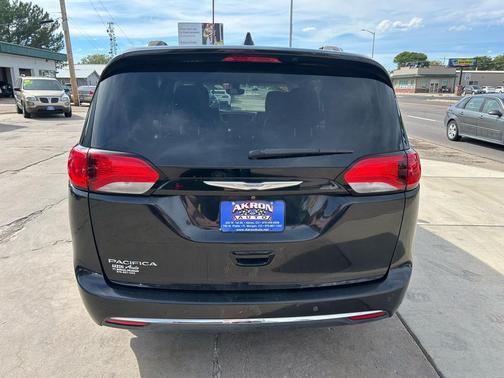 2018 Chrysler Pacifica Touring-L