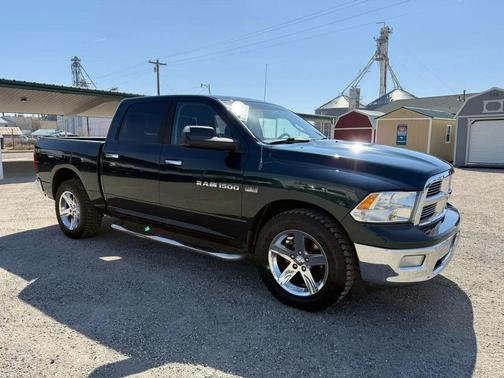 Hunter Green Pearlcoat 2011 Dodge Ram 1500 SLT