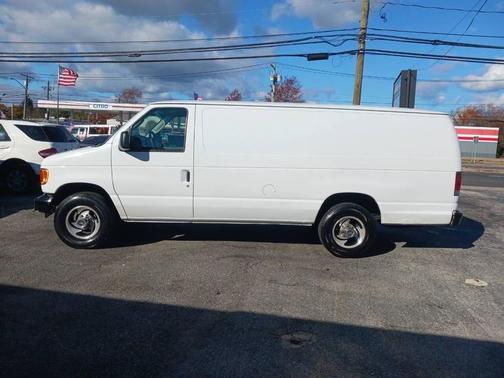 2005 Ford E350 Super Duty Base