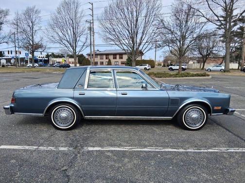 1985 Chrysler Fifth Avenue Base 4dr Sedan