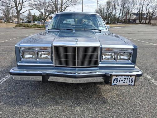 1985 Chrysler Fifth Avenue Base 4dr Sedan