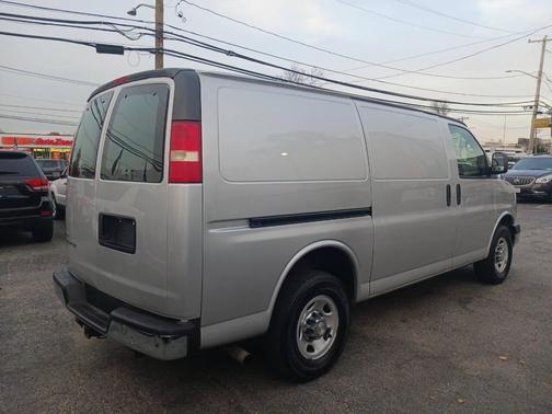 2010 Chevrolet Express 2500 Work Van