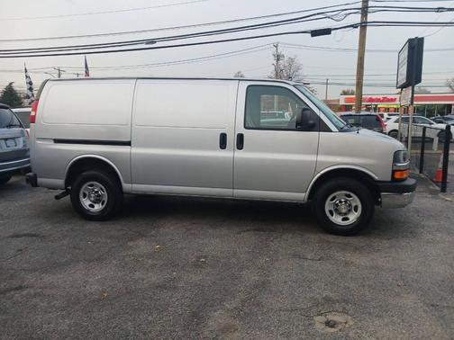 2010 Chevrolet Express 2500 Work Van