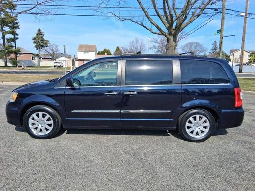 2011 Chrysler Town & Country Touring-L
