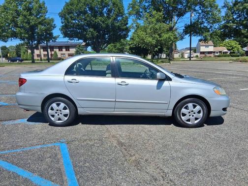 Silver 2007 Toyota Corolla LE