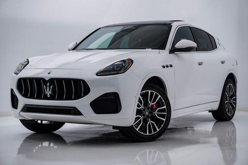 Bianco 2025 Maserati Grecale Base