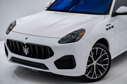Bianco 2026 Maserati Grecale Modena