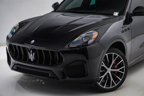 Nero 2026 Maserati Grecale Modena