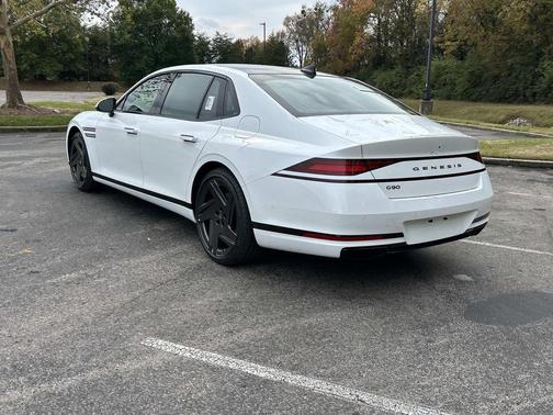 Uyuni White 2026 Genesis G90 3.5T e-SC Prestige Black