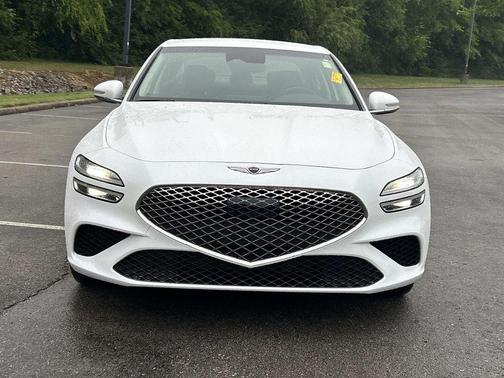 Uyuni White 2025 Genesis G70 2.5T