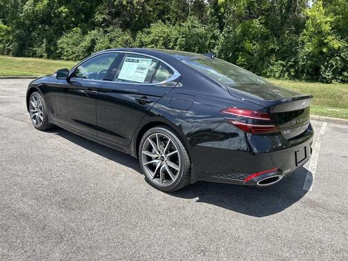 Vik Black 2026 Genesis G70 2.5T Prestige