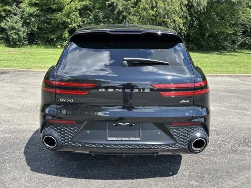 Black 2025 Genesis GV70 2.5T