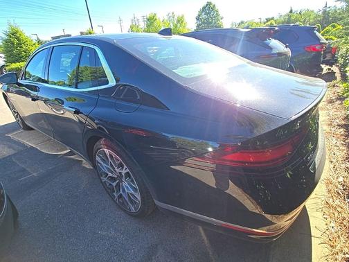 Black 2024 Genesis G90 3.5T e-SC